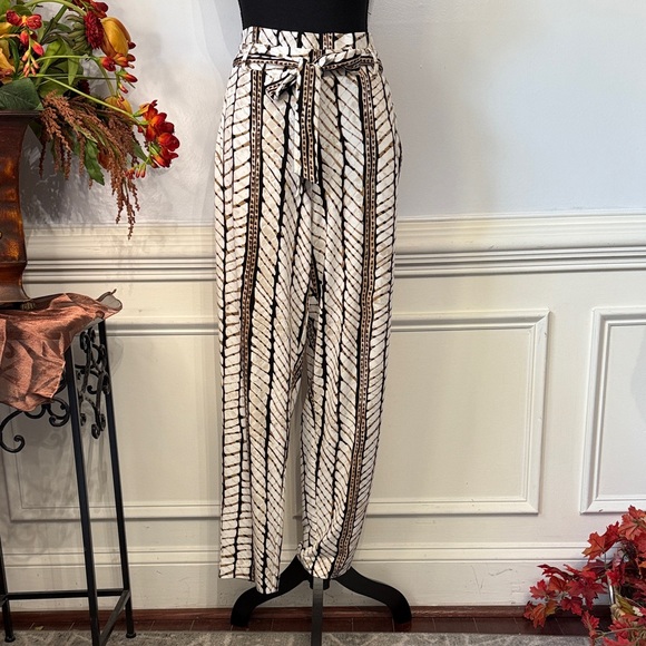 White House Black Market Pants - NWOT White House Black Market Black White Brown Paper bag Pocket Pants L